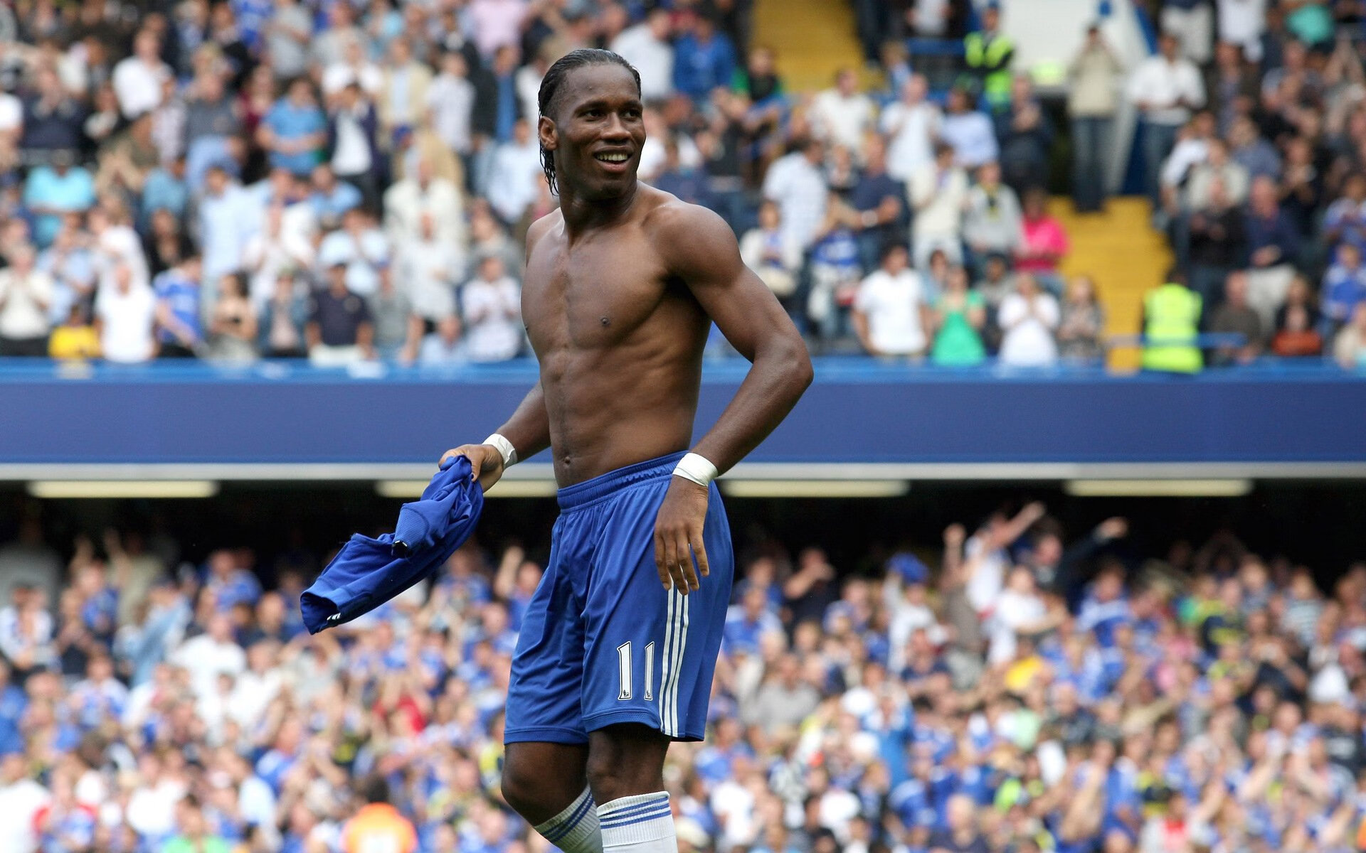 依托“互联网+”推动青少年足球大众化，普及率逐年升高